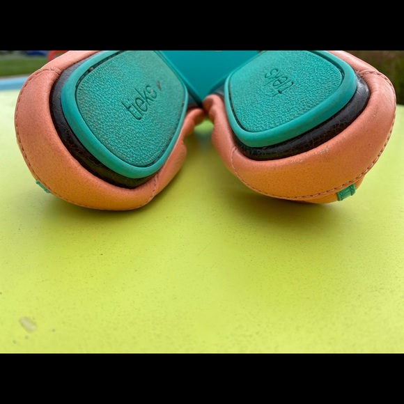 Peach Poppy Tieks! Sz 7. Worn a few times only. Some scuffs. Sold out online. - Picture 3 of 12